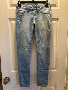 Wanna Betta Butt Light Wash Women's Skinny Jeans - Casual Stretch Denim